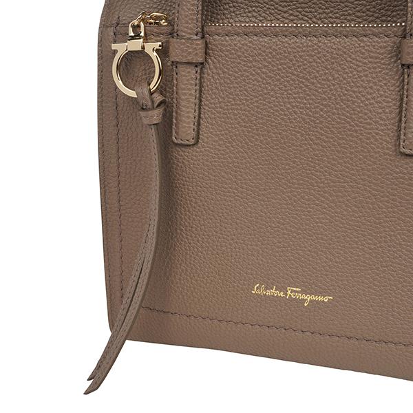 並行輸入 フェラガモ ハンドバッグ FERRAGAMO ガンチーニ 21F478 741018レディース グレー系 ベージュ | FERRAGAMO | 06