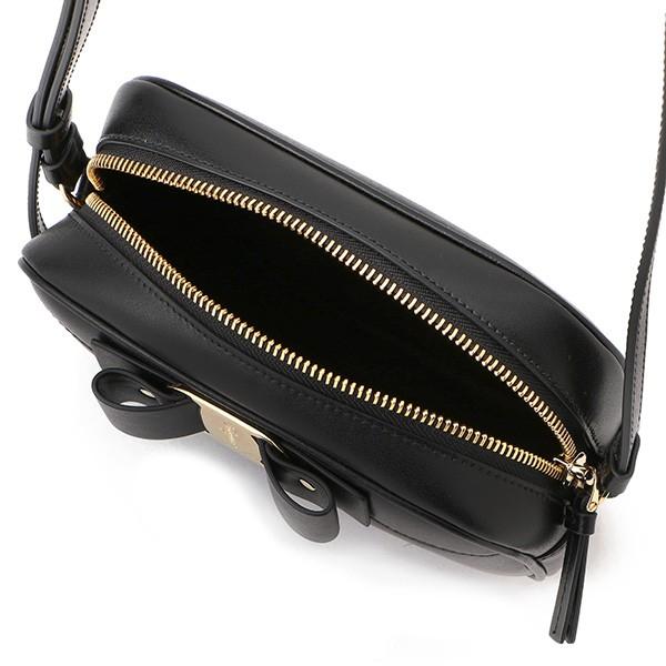 美品☆Ferragamo☆黒色☆VARA☆ショルダーバッグ☆リボン☆ FERRAGAMO 並行輸入 フェラガモ ショルダーバッグ ヴァラ リボン