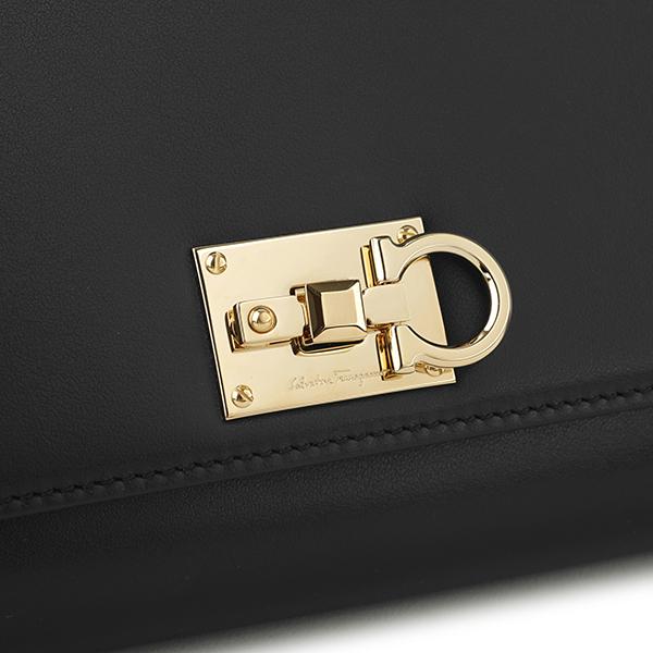 【チューリップ様】フェラガモ FERRAGAMO ショルダーバッグ ガンチーニ 関税込☆Salvatore Ferragamo☆ガンチーニトップハンドル バッグ