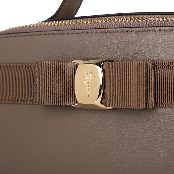 FERRAGAMO（フェラガモ） 並行輸入 ショルダーバッグ ヴァラ ボウ