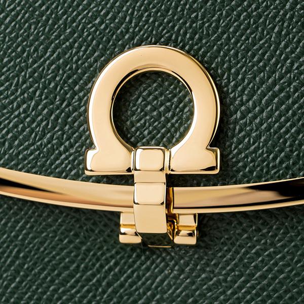FERRAGAMO 並行輸入 フェラガモ 2つ折り財布 ガンチーニ 22C877