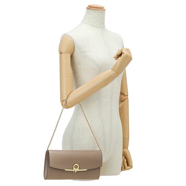 並行輸入 フェラガモ  クラッチ・セカンドバッグ ガンチーニ 22C941 0693560 グレージュ系 爆買 |  | 05