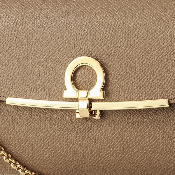 並行輸入 フェラガモ  クラッチ・セカンドバッグ ガンチーニ 22C941 0693560 グレージュ系 爆買 |  | 08