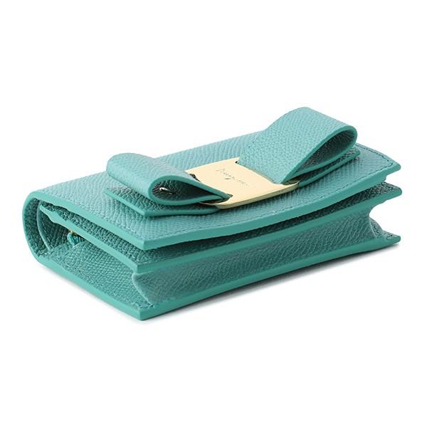 FERRAGAMOライトブルー 二つ折り財布 箱付き FERRAGAMOライトブルー 二つ折り財布 箱付き FERRAGAMO