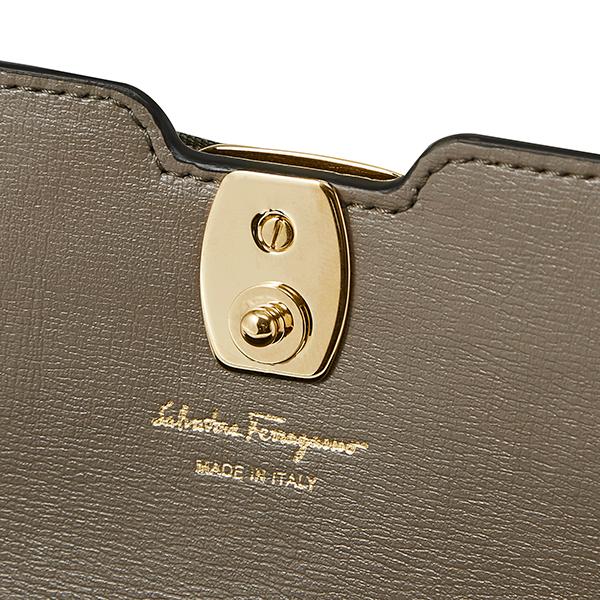 FERRAGAMO 並行輸入 フェラガモ 長財布 ニューヴァラ 22E008 741347