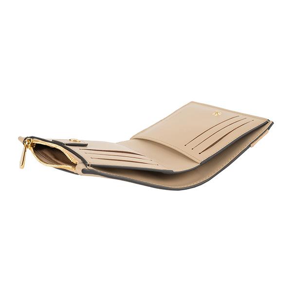 【極美】FERRAGAMO フェラガモ レザー ゼリーミュール FERRAGAMO フェラガモ 2つ折り財布 ヴァラ ボウ 22E009 758775