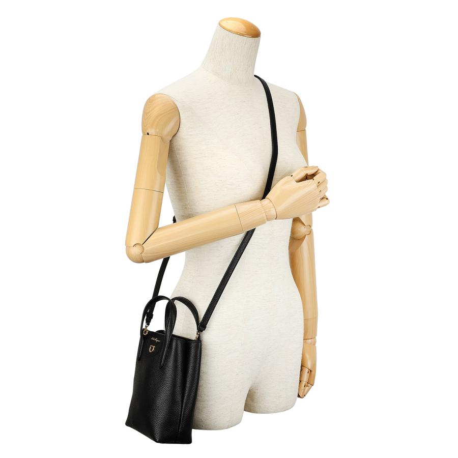 FERRAGAMO 並行輸入 フェラガモ ショルダーバッグ ガンチーニ 212964