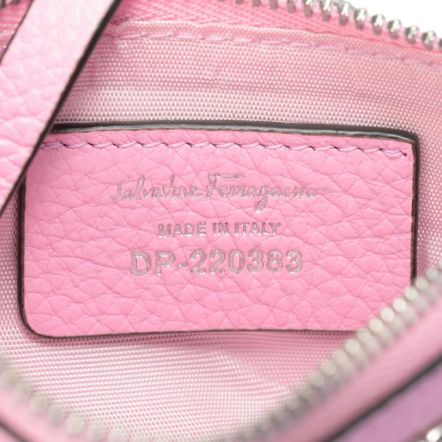 【専用】 Ferragamo フェラガモ 財布 ガンチーニ ピンク フェラガモガンチーニ金具 コンパクトウォレット ピンク ゴールド金具