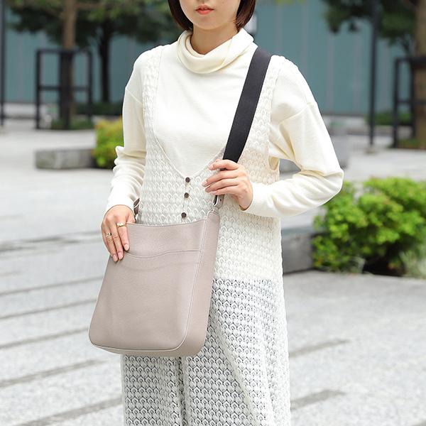 イルビゾンテ ショルダーバッグ　期間限定値下げ イルビゾンテ IL BISONTE ショルダーバッグ クロスボディバッグ