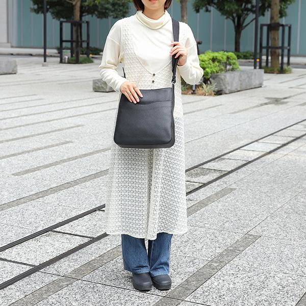 並行輸入 イルビゾンテ ショルダーバッグ IL BISONTE フィフティ オン BME030 PI0005 BK252Pユニセックス ブラック 黒 | IL BISONTE | 15