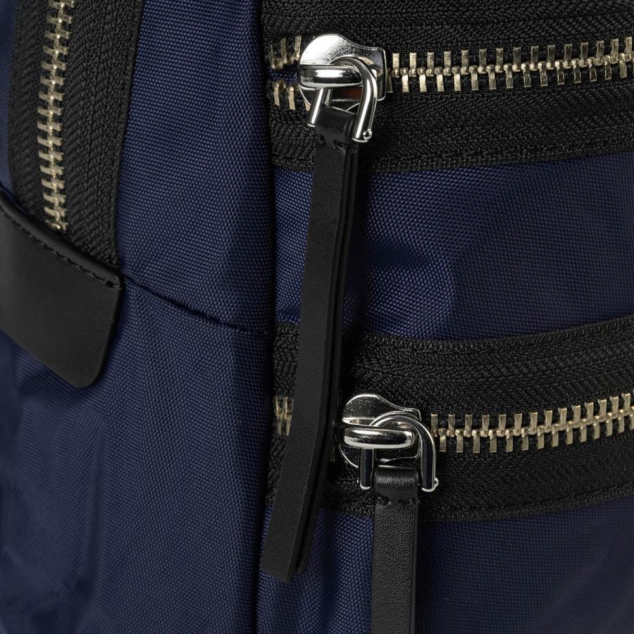 マークジェイコブス ナイロンバイカー　リュック　ネイビー　A4 マザーズバッグ MARC JACOBS - 新品 マークジェイコブス MARC JACOBS リュック