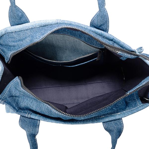 美品MARC JACOBS ネイビー トートバッグ　軽い　ほぼ未使用 MARC JACOBS トートバッグ THE LEATHER MEDIUM TOTE BAG/ザ