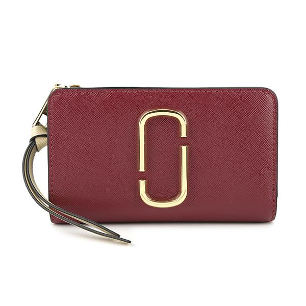 Marc Jacobsスナップショットコレクションの
ショルダーバッグ MARC JACOBSのシグネチャー「J MARC」を代表するTHE SNAPSHOT