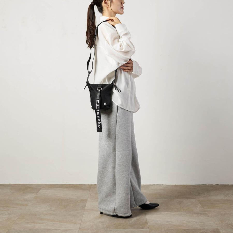 並行輸入 マリメッコ ショルダーバッグ Marimekko WEAR ALL DAY BAG ESSENTIAL BUCKET SOLID 091201 009 レディース ブラック 黒 | marimekko | 01