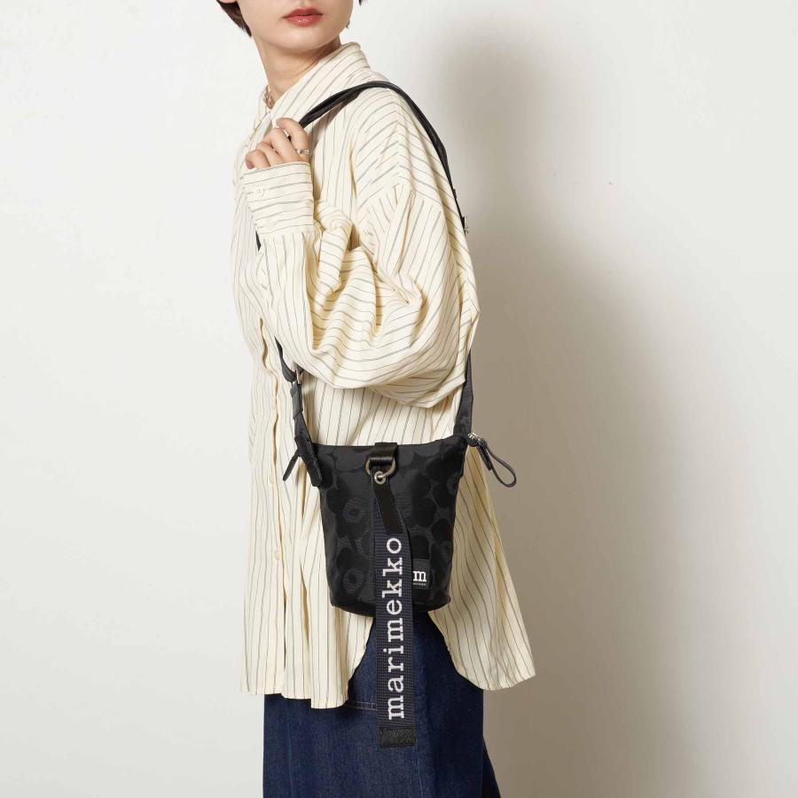 ス*ン様 日本限定 マリメッコ ショルダーバッグ 日本限定】All Day Bucket Unikko ショルダーバッグ | Marimekko