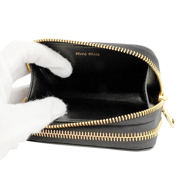 未使用　ミュウミュウ　MIU MIU ドットスタッズミニウォレット　ミニ財布 miu miu（ミュウミュウ） 並行輸入 カードケース ドットスタッズ