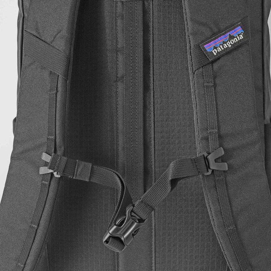 並行輸入 パタゴニア リュックサック PATAGONIA ブラックホール・パック 49298 BLACK W/BLACKユニセックス ブラック 黒