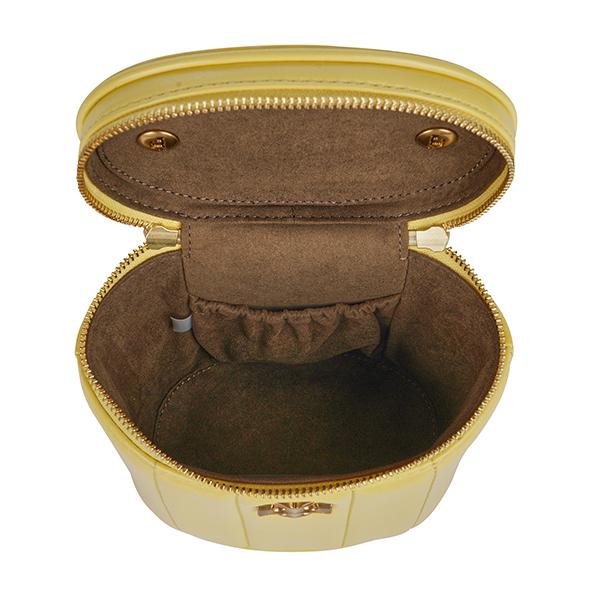 【美品】トリーバーチ ショルダーバッグ レザー シボ革 金ロゴ フリンジ TORY BURCH 並行輸入 トリーバーチ ショルダーバッグ キラ