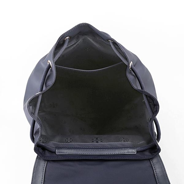 美品TORYBURCHトリーバーチリュックサックバックパックブラックチャーム付き TORY BURCH トリーバーチ リュックサック クイン 73207 001