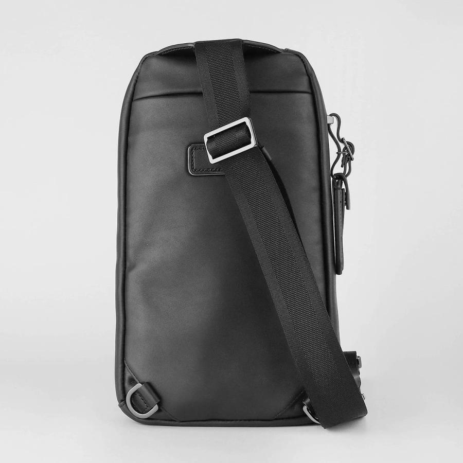 ✨美品✨TUMI ハリソン ボディバッグ ショルダーバッグ 2層式 ブラック トゥミ TUMI 【日本正規品】 トゥミ ショルダーバッグ TUMI HARRISON