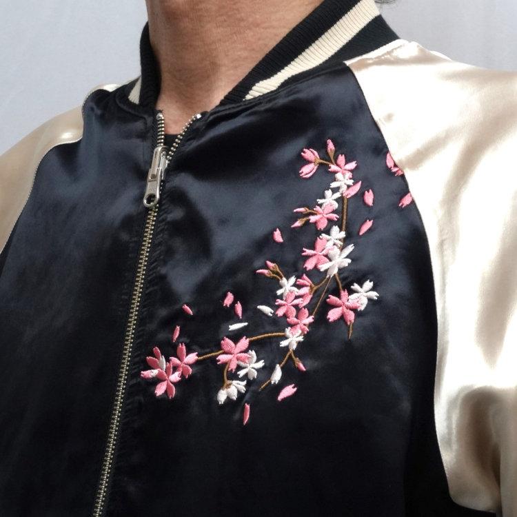 〈美品〉　絡繰魂　XL スカジャン 絡繰魂 粋/カラクリダマシイ イキ 月光龍群 刺繍 和柄 スカジャン