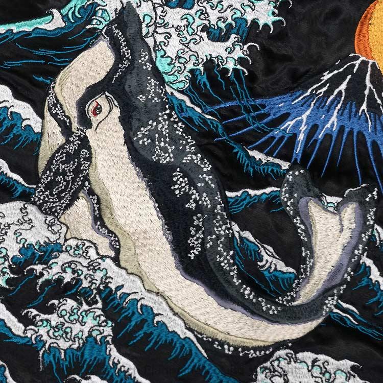 ネイビー サテン スカジャン 波刺繍 Japan karaku 和柄スカジャン ジャパネスク 波に鯨・風神雷神 刺繍 リバーシブル