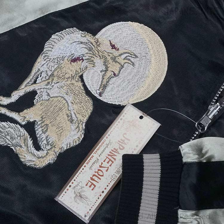 和柄スカジャン ジャパネスク 月に狼・白孔雀 刺繍 リバーシブル スカジャン  JSKJ-520 ビッグサイズ  XXXL "Wolf in the Moon" Sukajan Jacketの画像