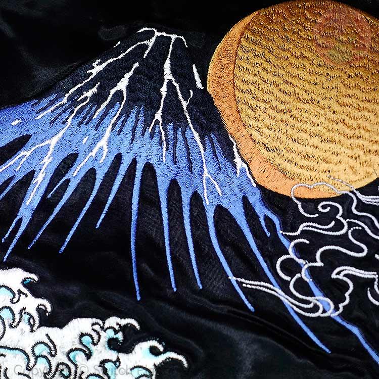 スカジャン 花旅楽団 はなたびがくだん スクリプト 波と鯨 刺繍 スカジャン SKJ-011 和柄 大きいサイズXXLの画像