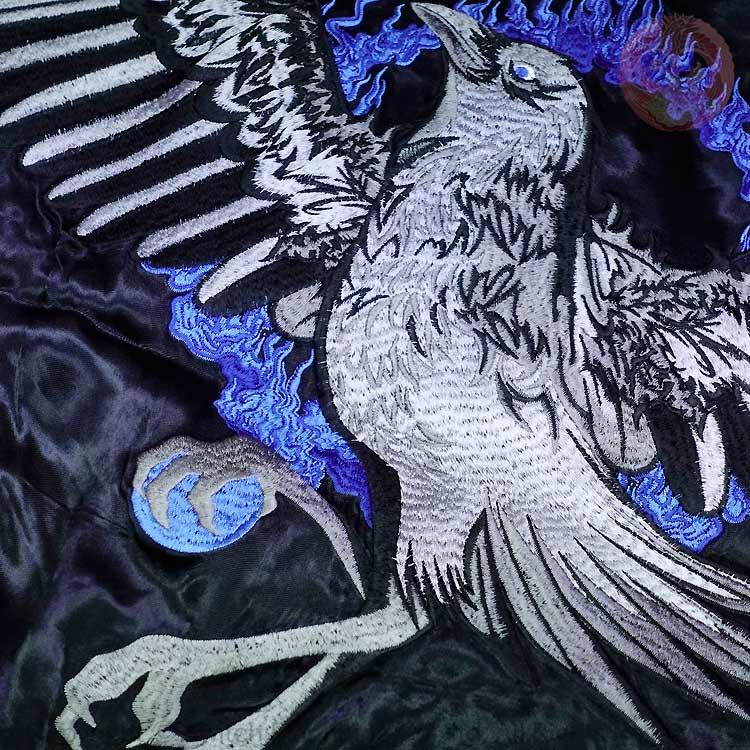 スカジャン 花旅楽団 はなたびがくだん スクリプト 八咫烏 刺繍 スカジャン SKJ-015 和柄 大きいサイズXXLの画像