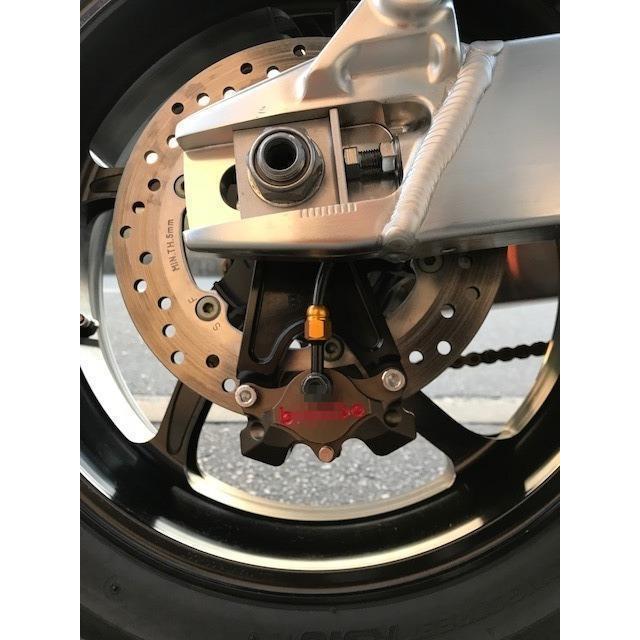 CB1300 SC54 リヤブレーキ キャリパーサポート【BK】 : BSMK工房ストア