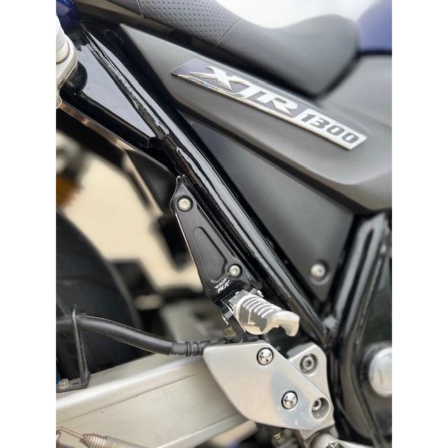 XJR1300　タンデムステップホルダー/ブルーステップ