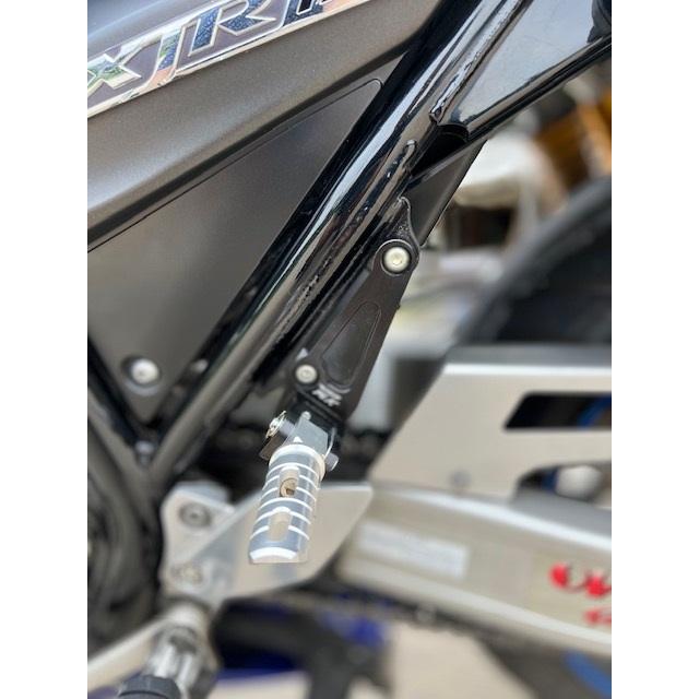 XJR1300 XJR1200 タンデムステップホルダー/レッドステップ : yst010 