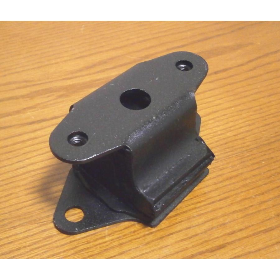 510ブルーバード用ミッションマウント新品 強化品 DATSUNブル : ぶひん