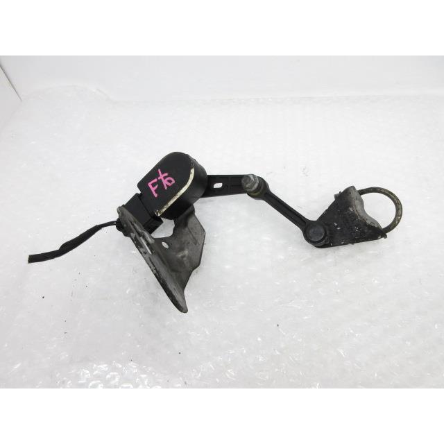 H25 ベンツ A180 W176 DBA - 176042 右F ハイト センサー A0045429918