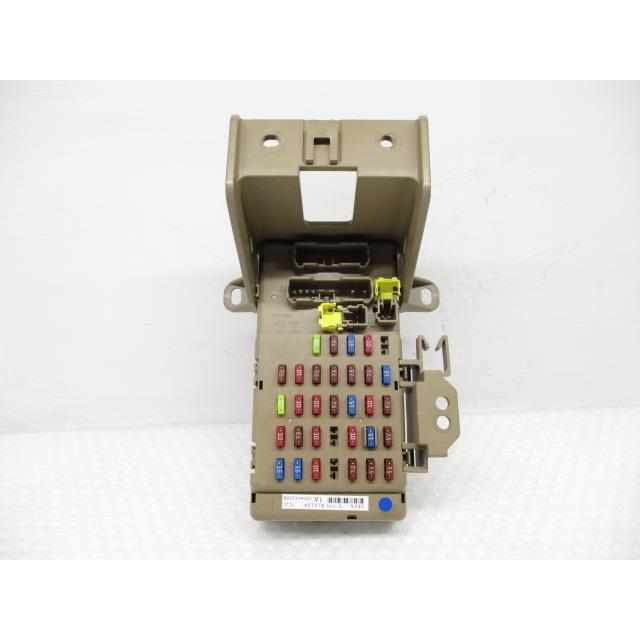 H26 レヴォーグ VM4 (3) ヒューズ ボックス 室内右側 82201VA000