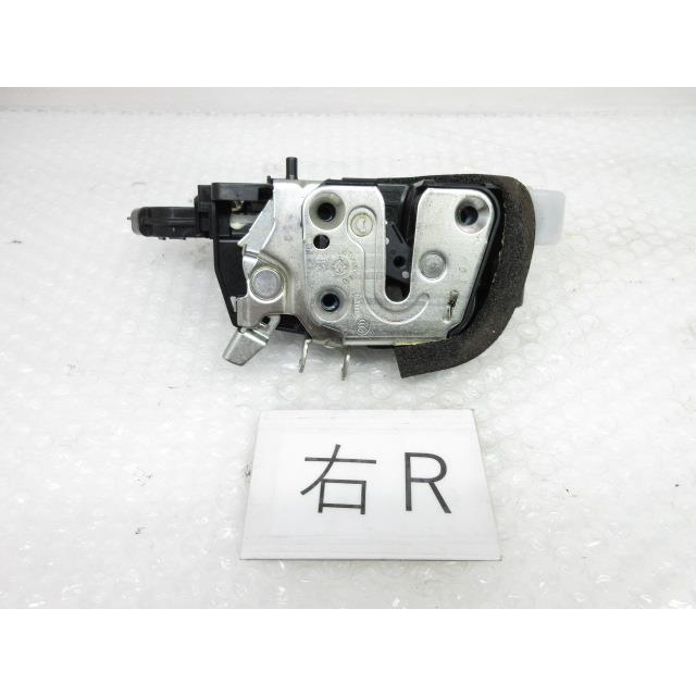 エクストレイル 26年 DBA-NT32 右後ドアロックソレノイド 82500-4CA0A