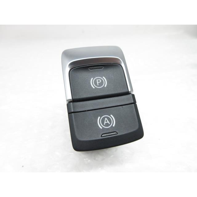 26年 アウディ Q3 8UCCZF 2.0TFSIクワトロ 4WD パーキング