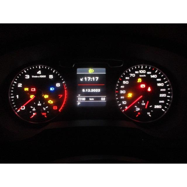 クワトロ 26年 アウディ Q3 8UCCZF 2.0TFSIクワトロ 4WD スピードメーター