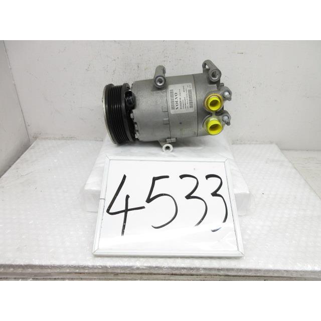 ボルボV60 T4 エアコンコンプレッサー