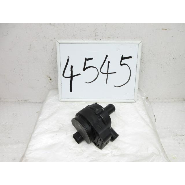 2018年 ベンツ B180 W246 246242 (1) ウォーターポンプ A2118350028