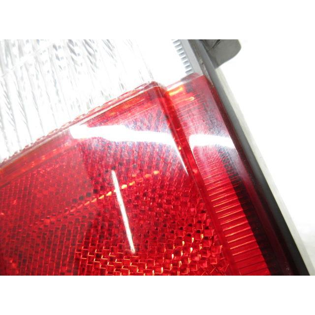 エルグランド 15年 UA-E51 (3) 右テールランプ テールレンズ 下側