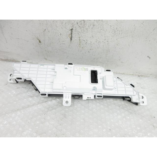 ヴォクシー 28年 DBA-ZRR80W ZS 煌 インフォメーションモニター 83290