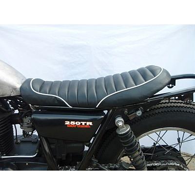 250TR用シート K&Wトラッカーズシート? トラッカーズシート/250TR : 部品屋K&W - 通販 - Yahoo!ショッピング