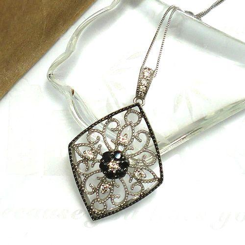 K18WG ダイヤモンド ブラックダイヤ ネックレス ペンダント 0.35ct  