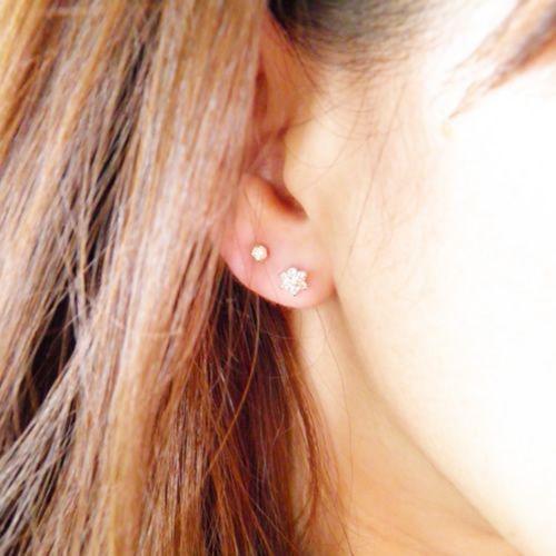 k18 ダイヤモンド ピアス スタッドピアス K18 誕生石 0.2ct フラワー 