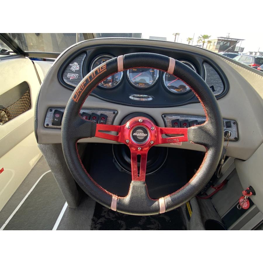 プレジャーボート Malibu 23 XTi 整備済み 波◎ 状態◎ ラウンジシートタイプ Indmarエンジン 340馬力 センターエンジンの画像