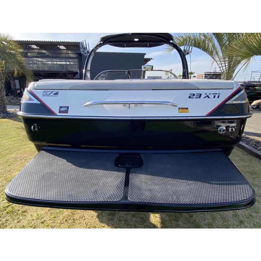 プレジャーボート Malibu 23 XTi 整備済み 波◎ 状態◎ ラウンジシートタイプ Indmarエンジン 340馬力 センターエンジンの画像