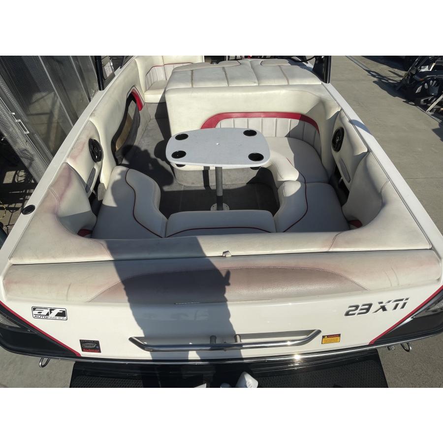 プレジャーボート Malibu 23 XTi 整備済み 波◎ 状態◎ ラウンジシートタイプ Indmarエンジン 340馬力 センターエンジンの画像