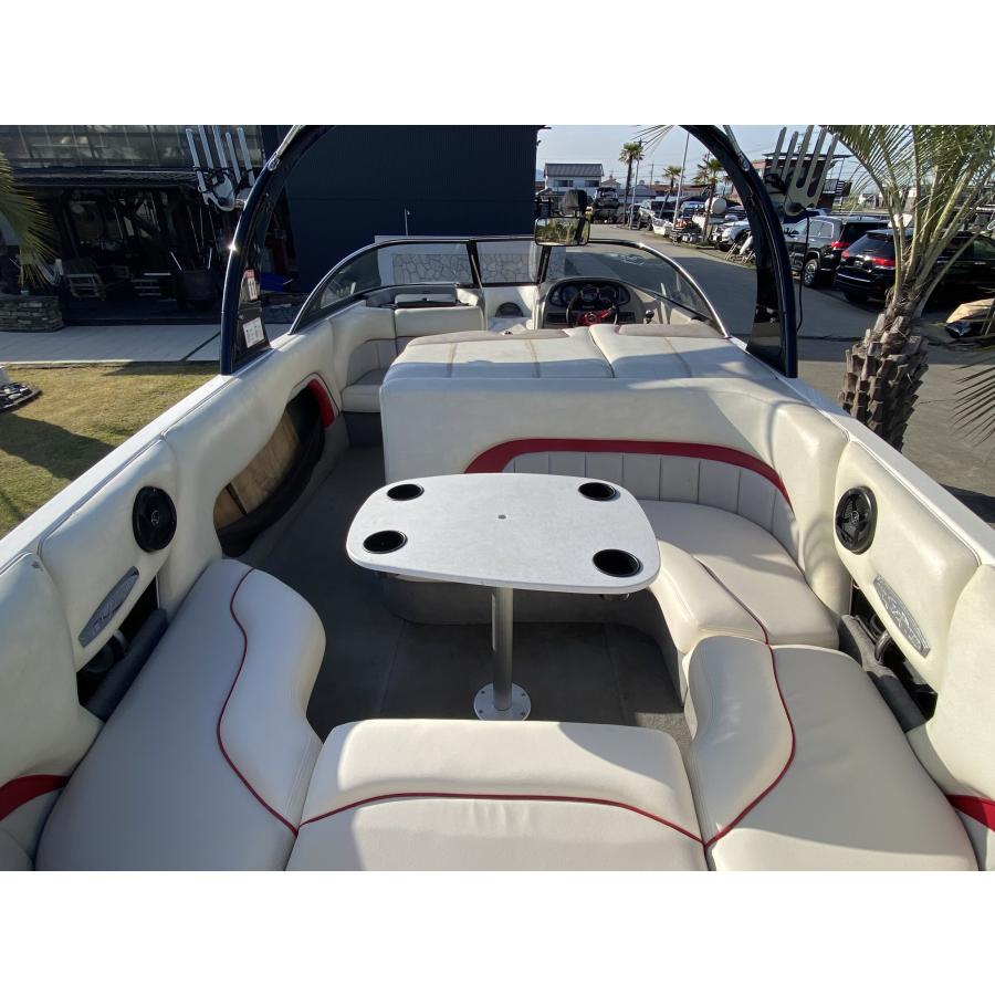 プレジャーボート Malibu 23 XTi 整備済み 波◎ 状態◎ ラウンジシートタイプ Indmarエンジン 340馬力 センターエンジンの画像