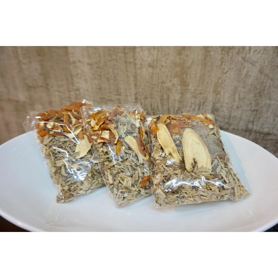 美麗オリジナル足浴座浴器セット（ヒノキ造り三段重ね ファント(黄土)ゲルマ よもぎ蒸し\u0026岩盤浴のW効果 特製高級ガウン よもぎブレンド20回分 IH蒸し鍋の画像